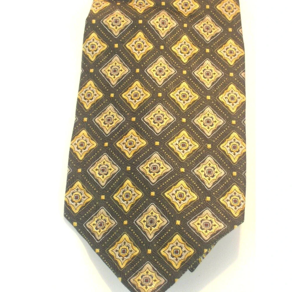 NWOT Pravata 100% Silk Geometric  Design Necktie